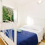 Two-bedroom In דירה