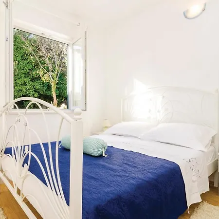 Two-bedroom In Apartmán