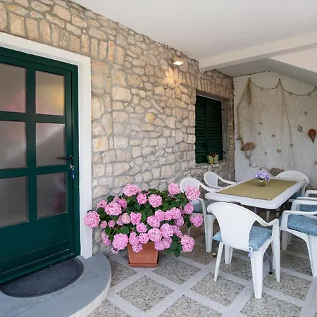 דירה Two-bedroom In