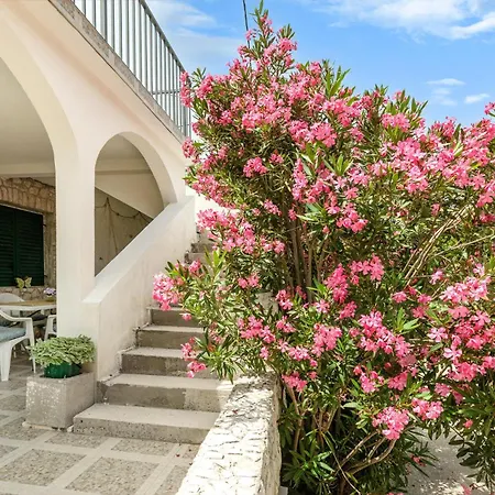 Two-bedroom In דירה